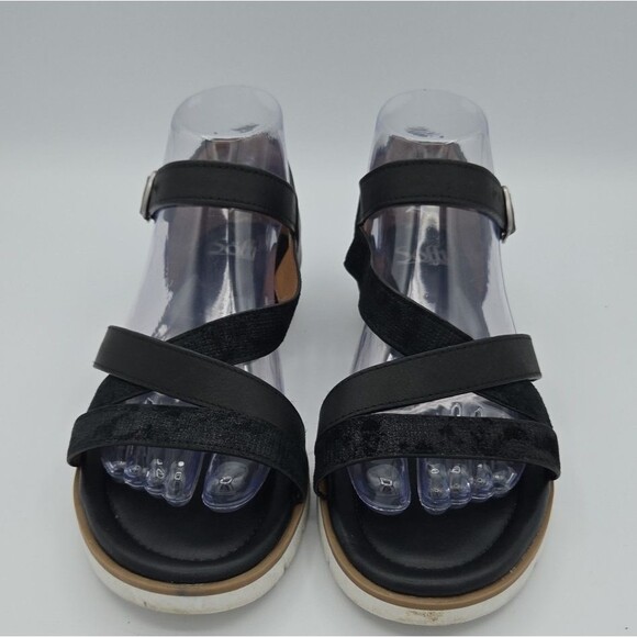 Sofft Sandals Strappy Black Leather Low Wedge Heel Back Zipper Womens 8 M - Picture 3 of 8